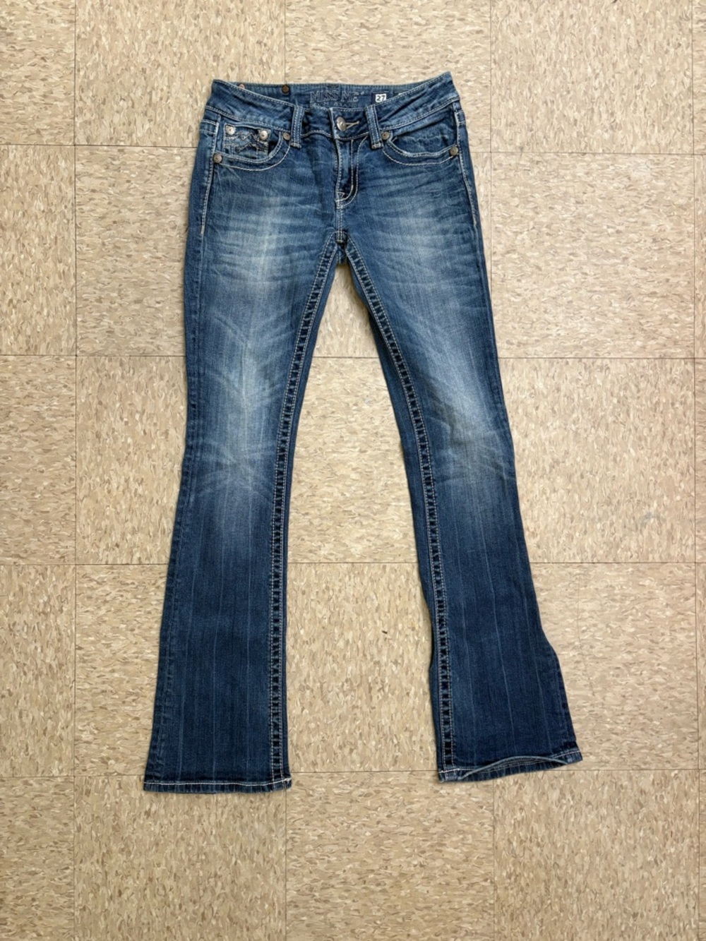 Miss Me Women's Studded Bootcut Jeans Medium Wash
Blue Denim 5-Pocket